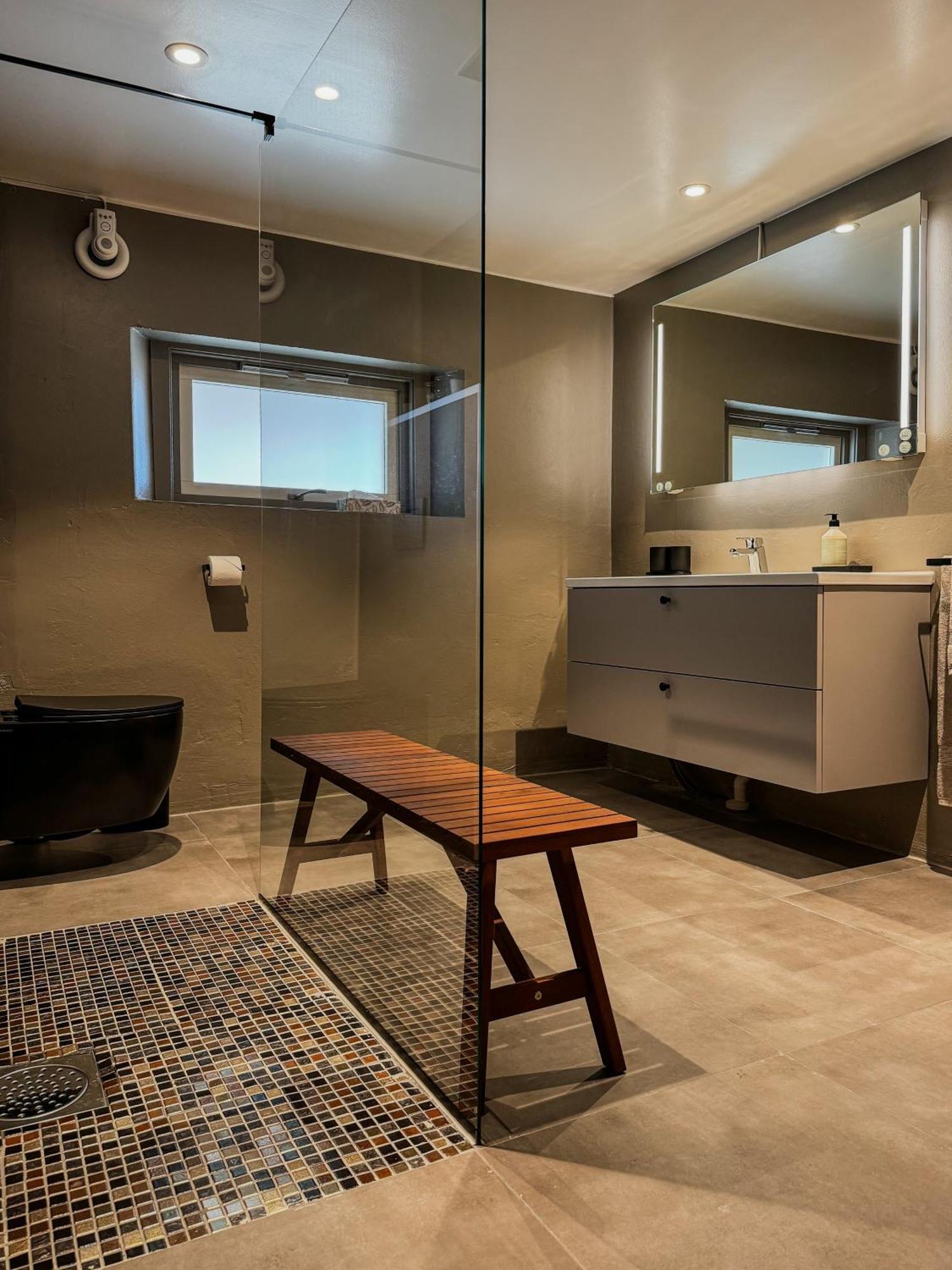 Husly Reine - Your Home With Reinebringen View Luaran gambar